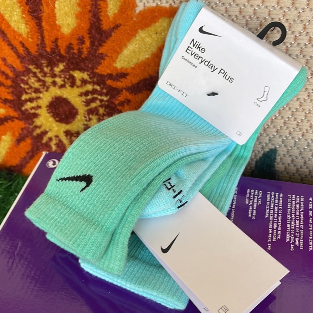 Nike Everyday Plus Cushioned Crew 2 pairs socks set Men’s
Men’s size 9-13 - Picture 15 of 16